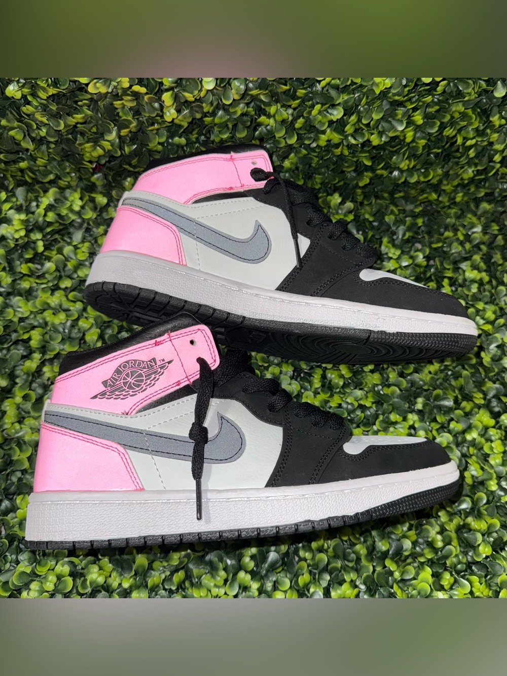 Nike Air Jordan 1 Retro Valentine’s Black, white, & pink. M 6.5/W 8 NWOB